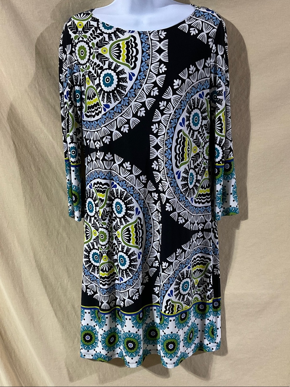 Maggy London Size 8 Black Multicolor Medallion Shift Dress